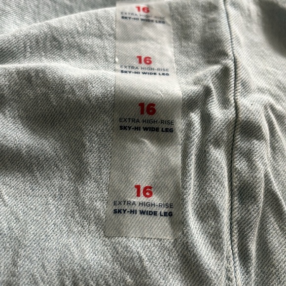 NWT Old Navy Sky Hi Wide Leg jeans - Picture 4 of 5